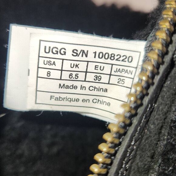 UGG Blayre II Women's boots Size 8 insulated Sherpa & Black sheepskin - Picture 11 of 12